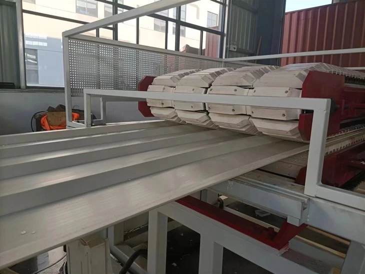 PVC Twin Wall Hollow -katon suulakepuristuslinja